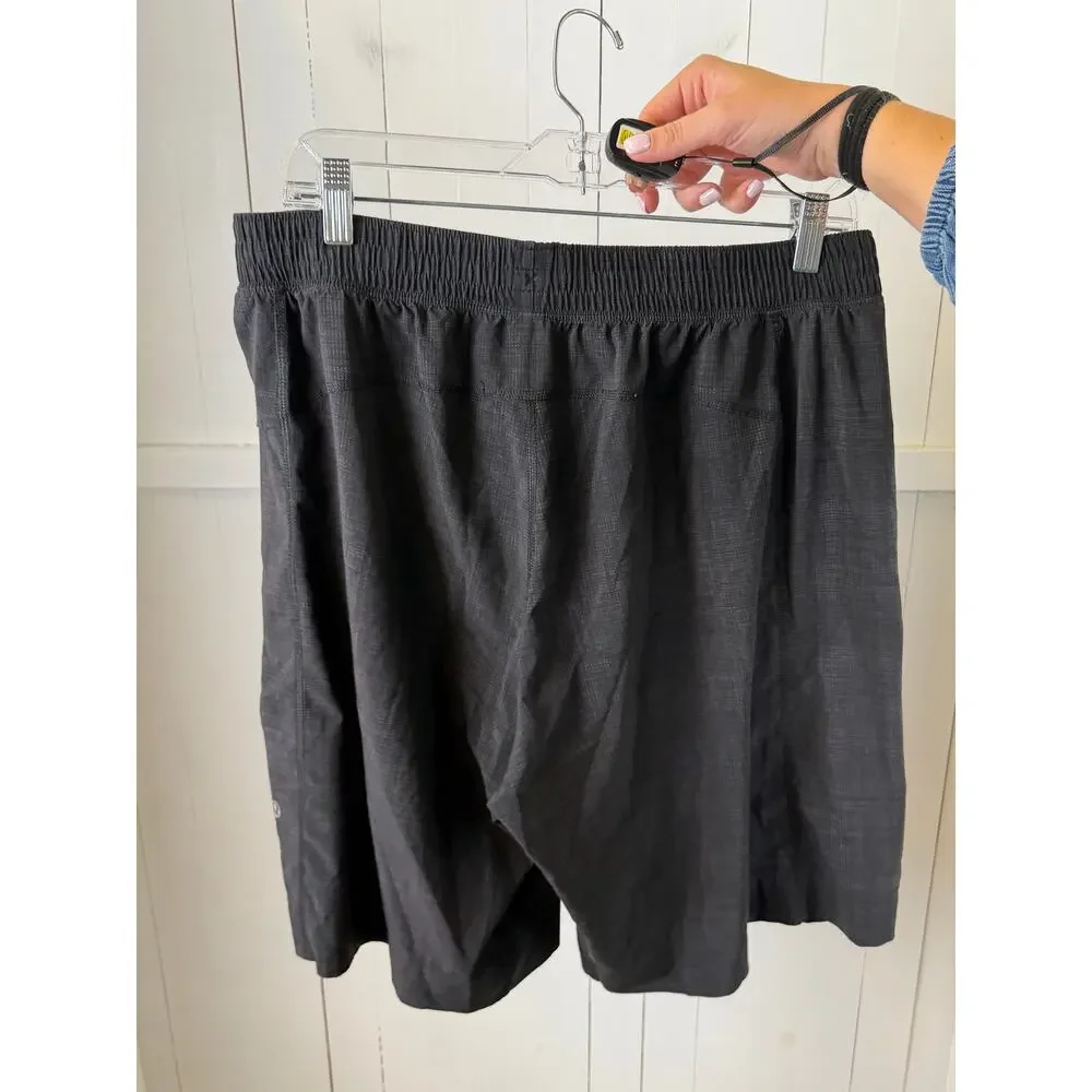 Lululemon Men's Gray Athletic Activewear Shorts Size L